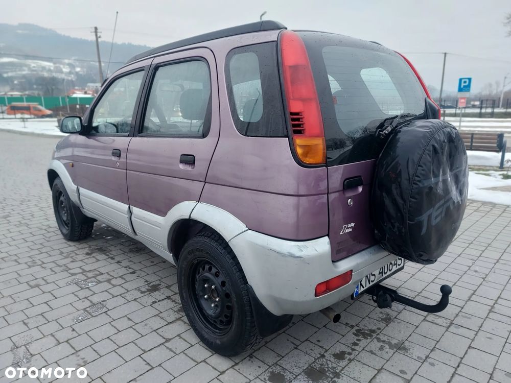 Daihatsu Terios CX - 6