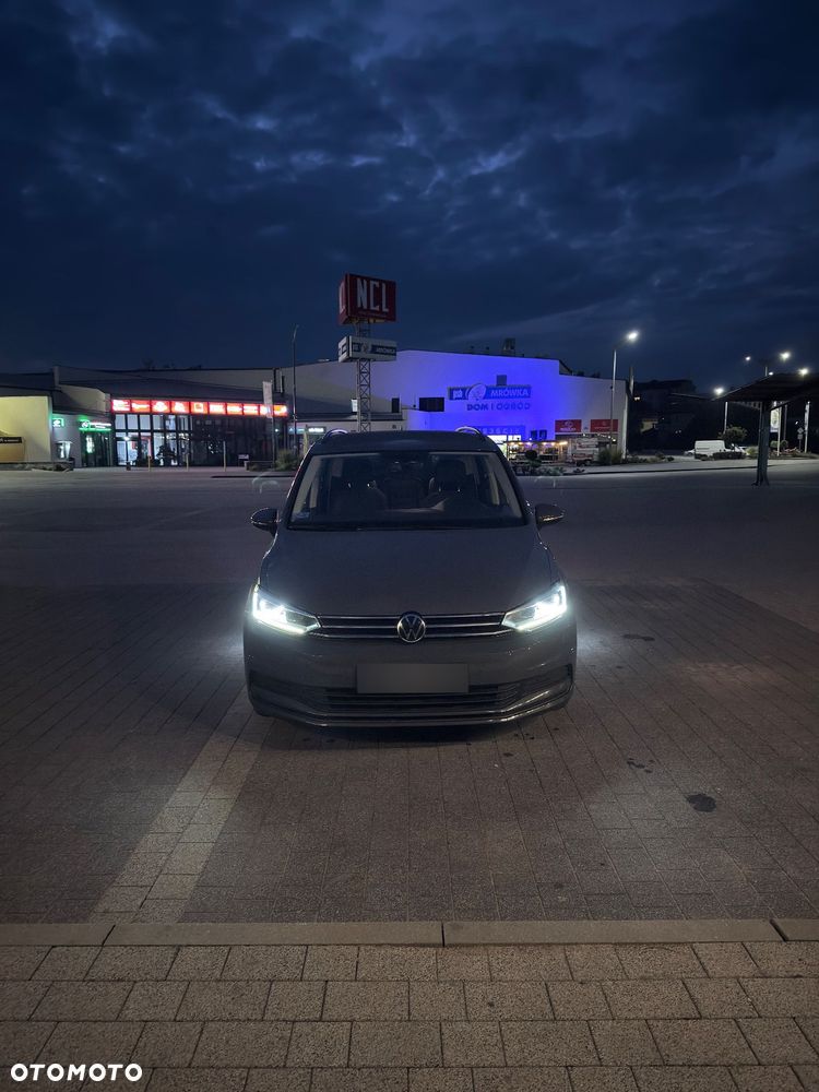 Volkswagen Touran - 1