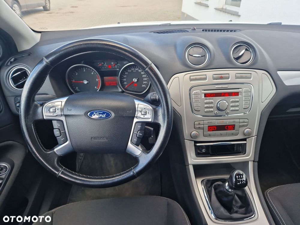 Ford Mondeo 1.8 TDCi Ambiente - 13