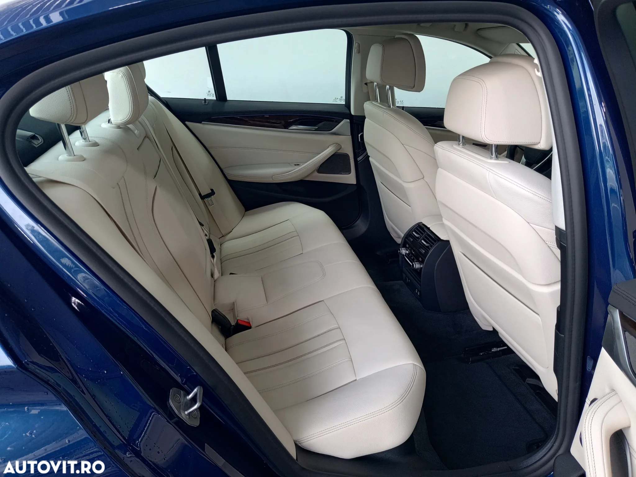 BMW Seria 5 530e iPerformance Aut. - 29