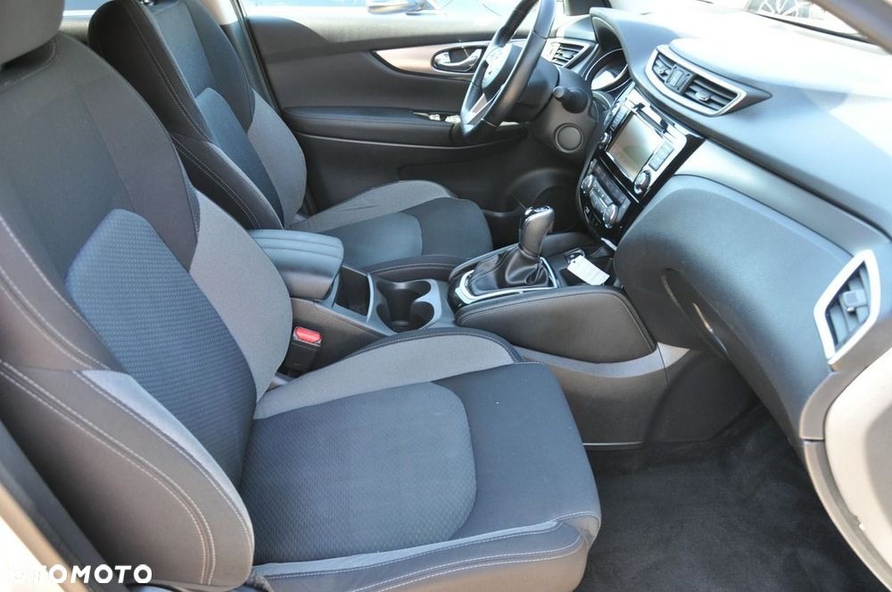 Nissan Qashqai 1.3 DIG-T DCT TEKNA - 12