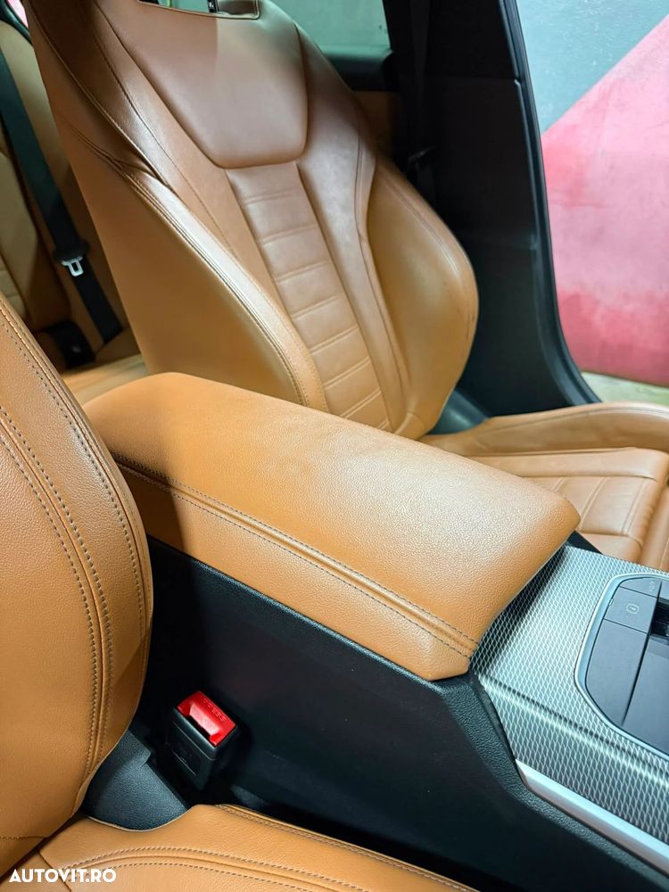 BMW Seria 3 330i xDrive AT - 12