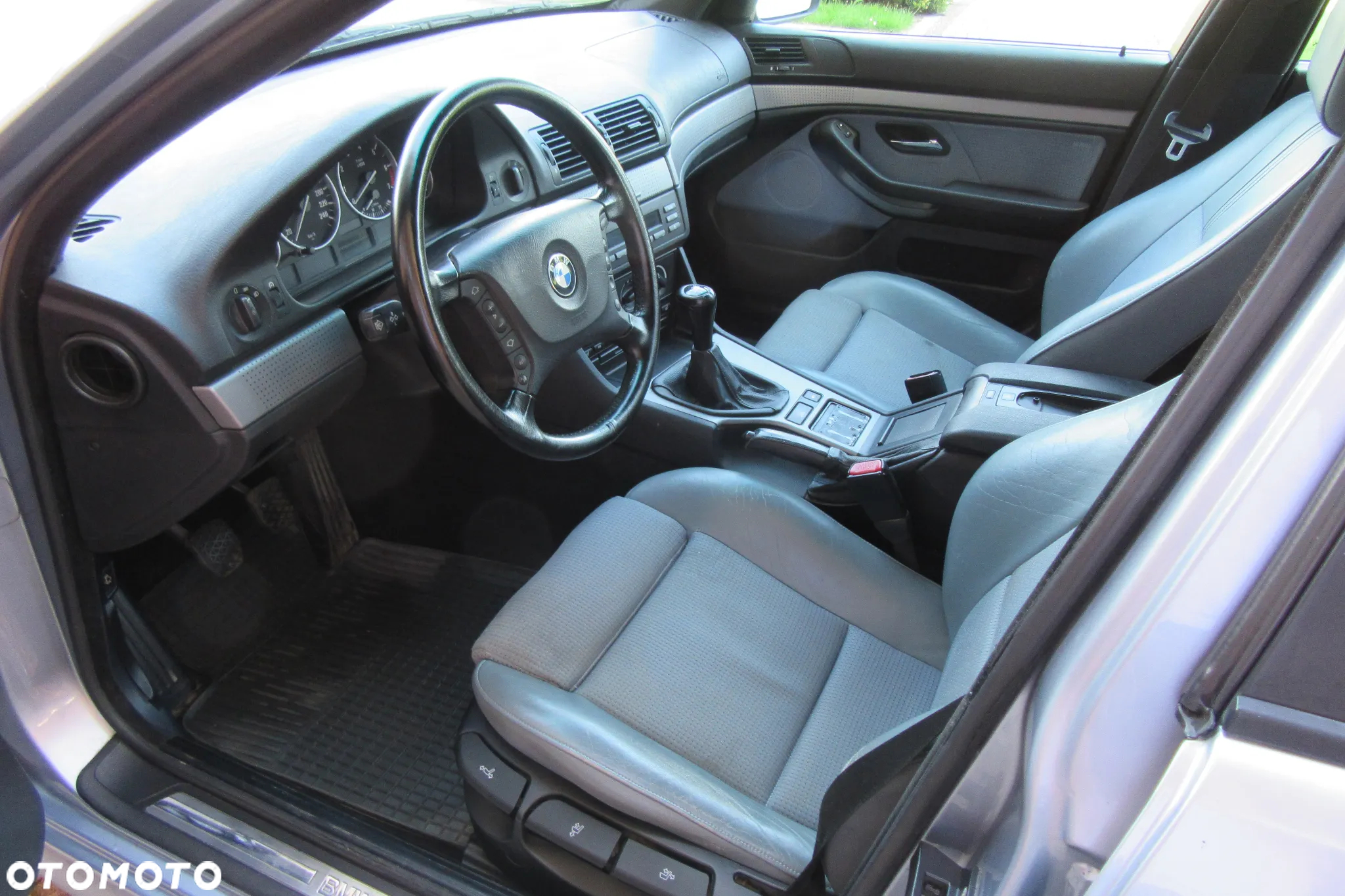 BMW Seria 5 520i Touring - 4