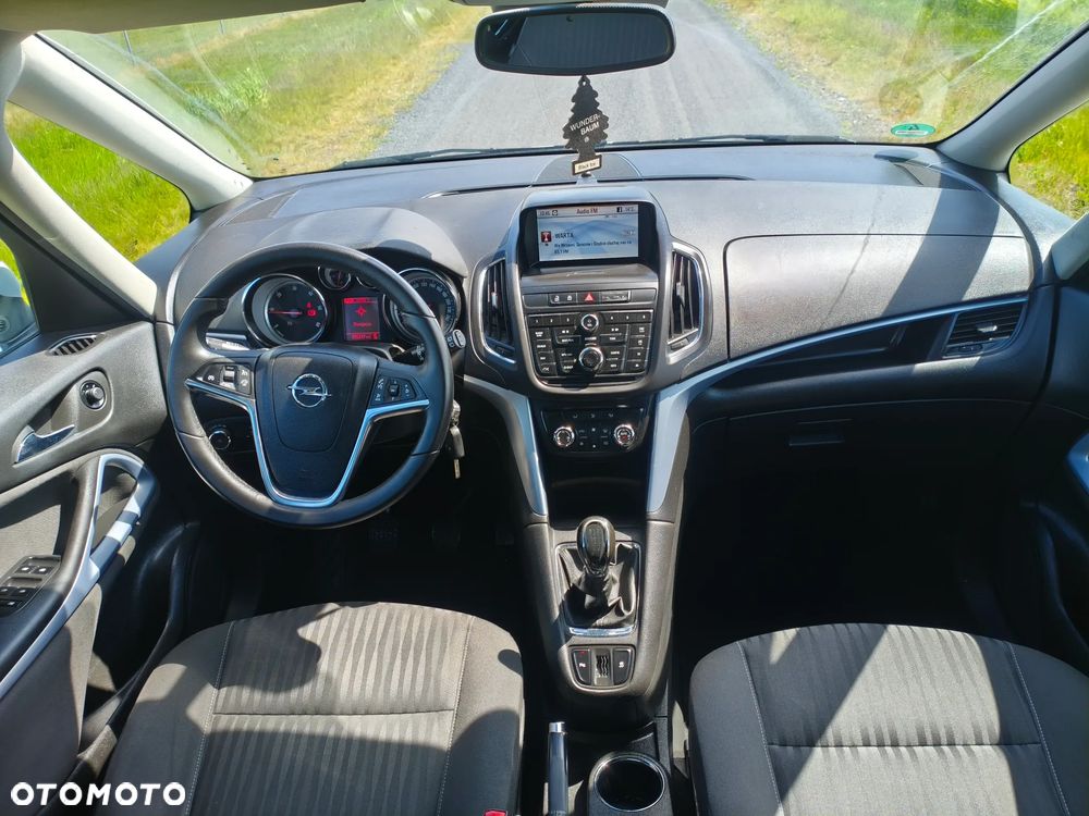 Ford Kuga 2.0 TDCi 2x4 Titanium - 8