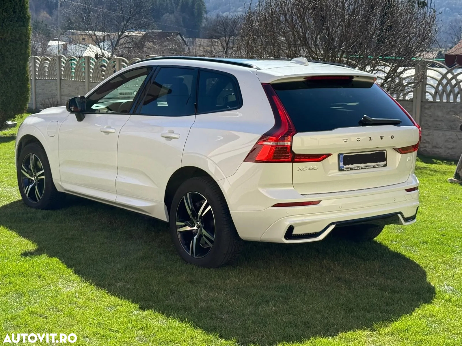 Volvo XC 60 T8 Twin Engine AWD R-Design - 3