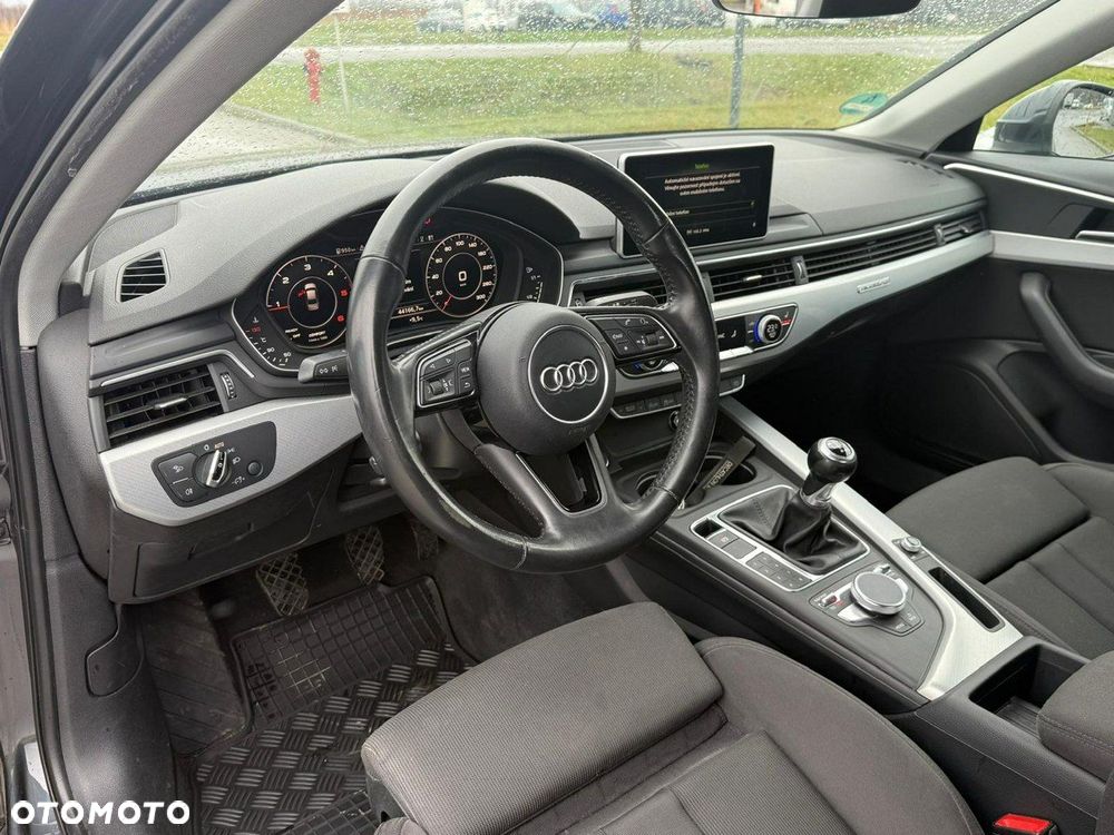 Audi A4 Limousine - 10