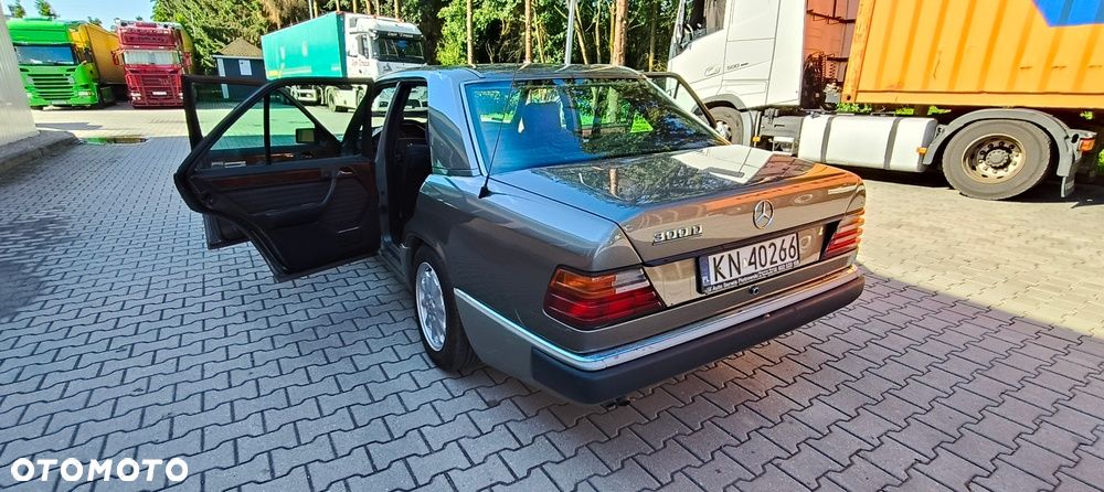 Mercedes-Benz W124 (1984-1993) - 15