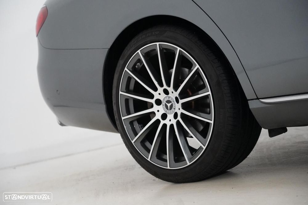 Mercedes-Benz E 220 d Avantgarde - 18