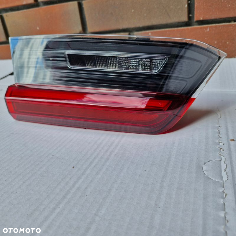 LAMPA LEWA TYŁ TYLNA W KLAPE BMW G20 7495087 - 3