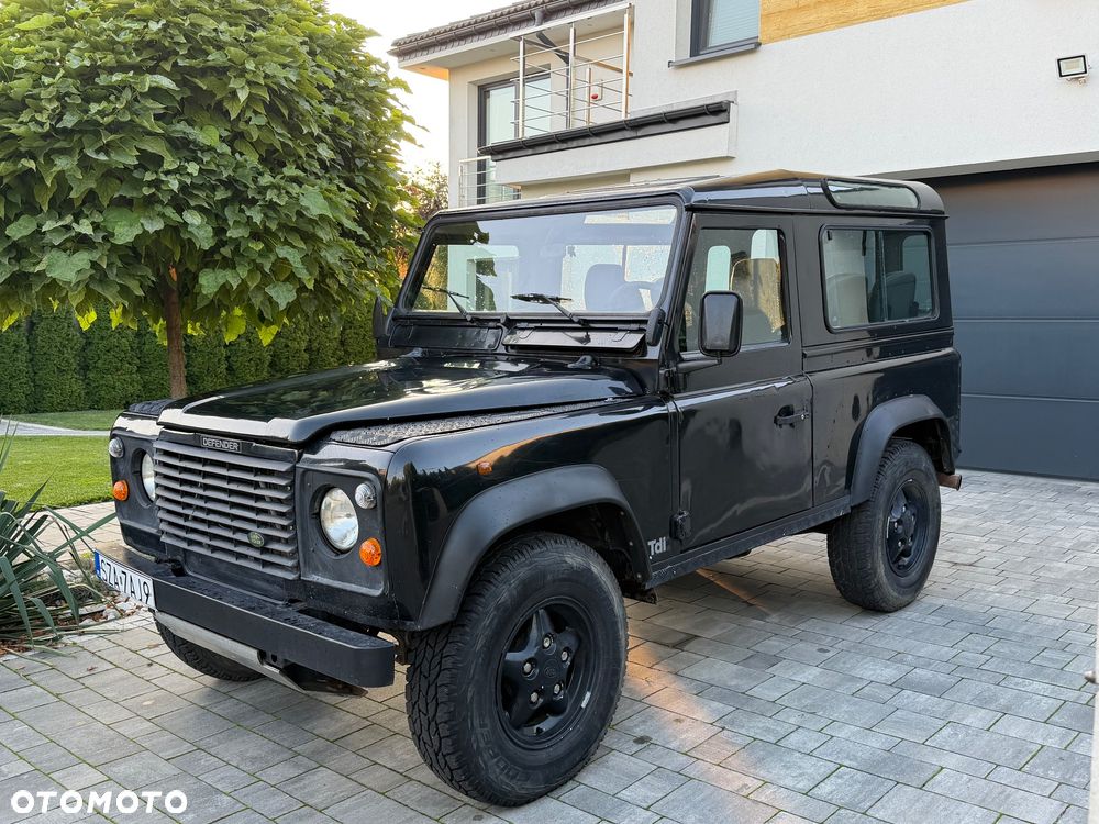 Land Rover Defender - 2