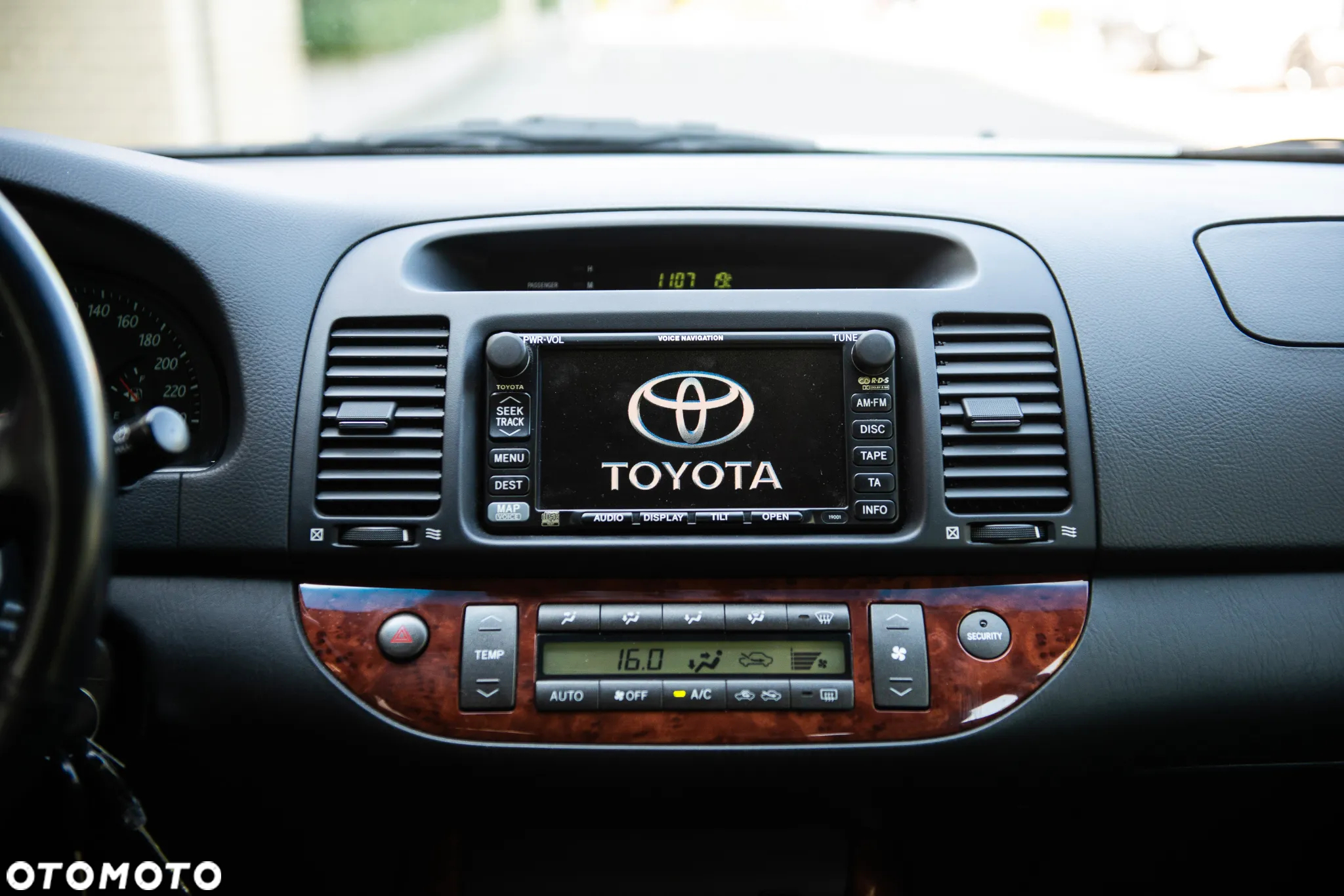Toyota Camry 3.0 V6 - 26