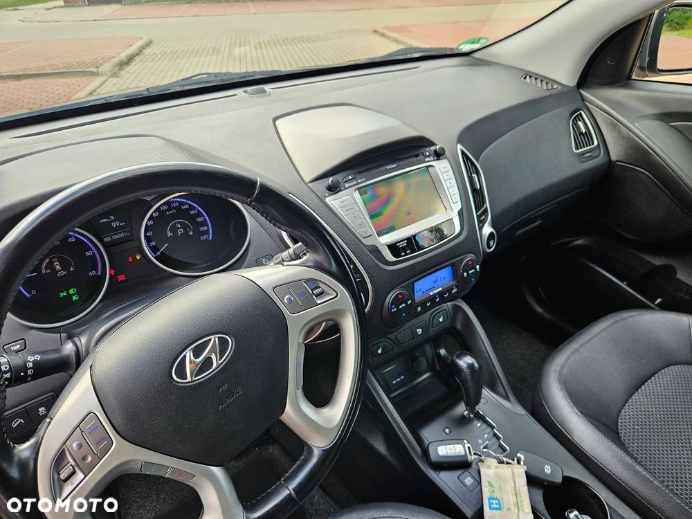 Hyundai ix35 2.0 CRDi 4WD Automatik Fifa World Cup Gold Edition - 10