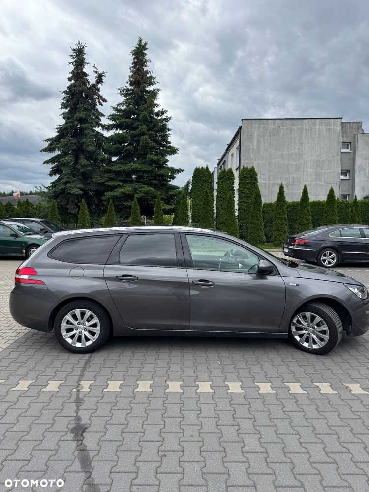 Peugeot 308 - 8