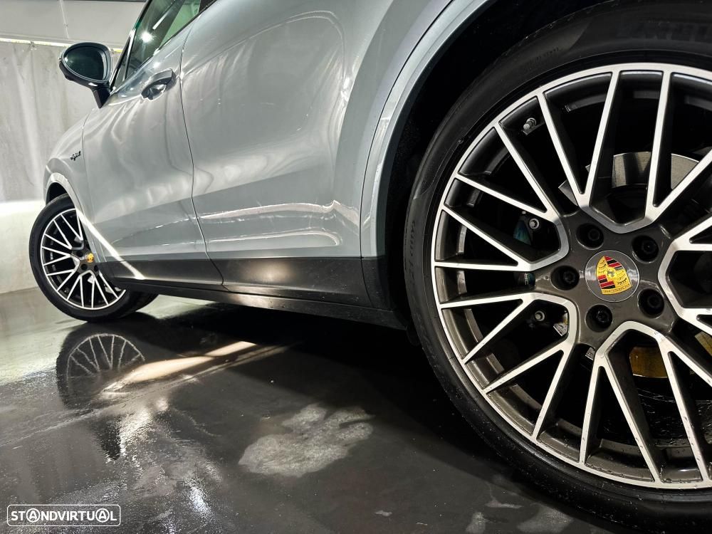 Porsche Cayenne Coupé E-Hybrid Platinum Edition - 8