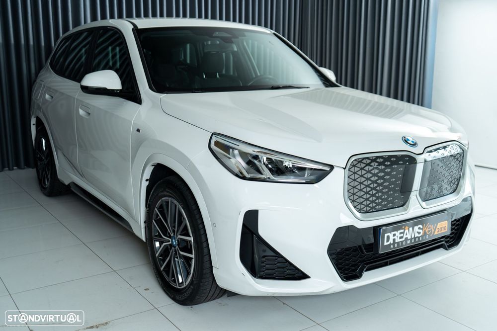 BMW iX1 eDrive20 Pack Desportivo M - 7