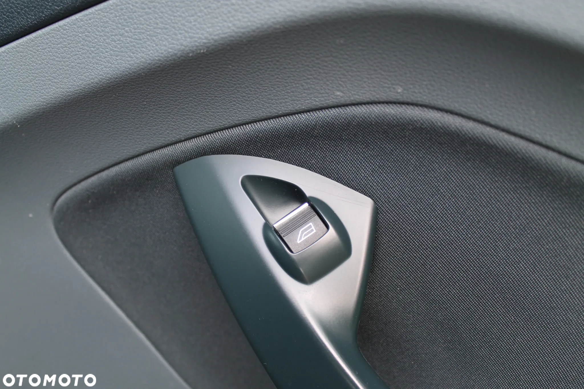 Ford C-MAX 1.6 EcoBoost Titanium - 27