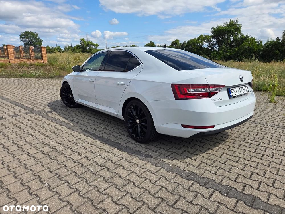 Skoda Superb 2.0 TDI Ambition DSG - 18