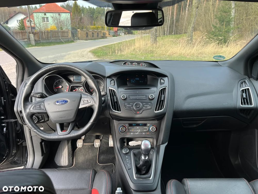 Ford Focus 2.0 EcoBoost ST - 10