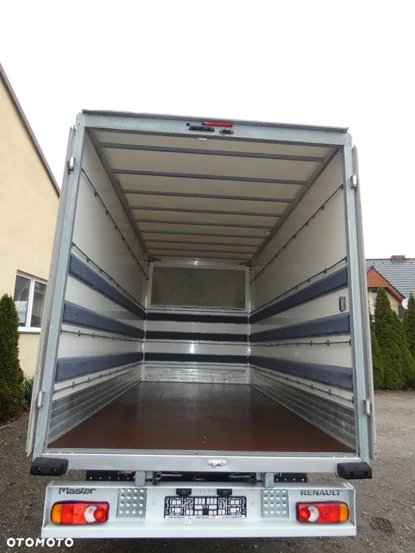 Renault Master, kontener, bliźniaki 16, LED - 7
