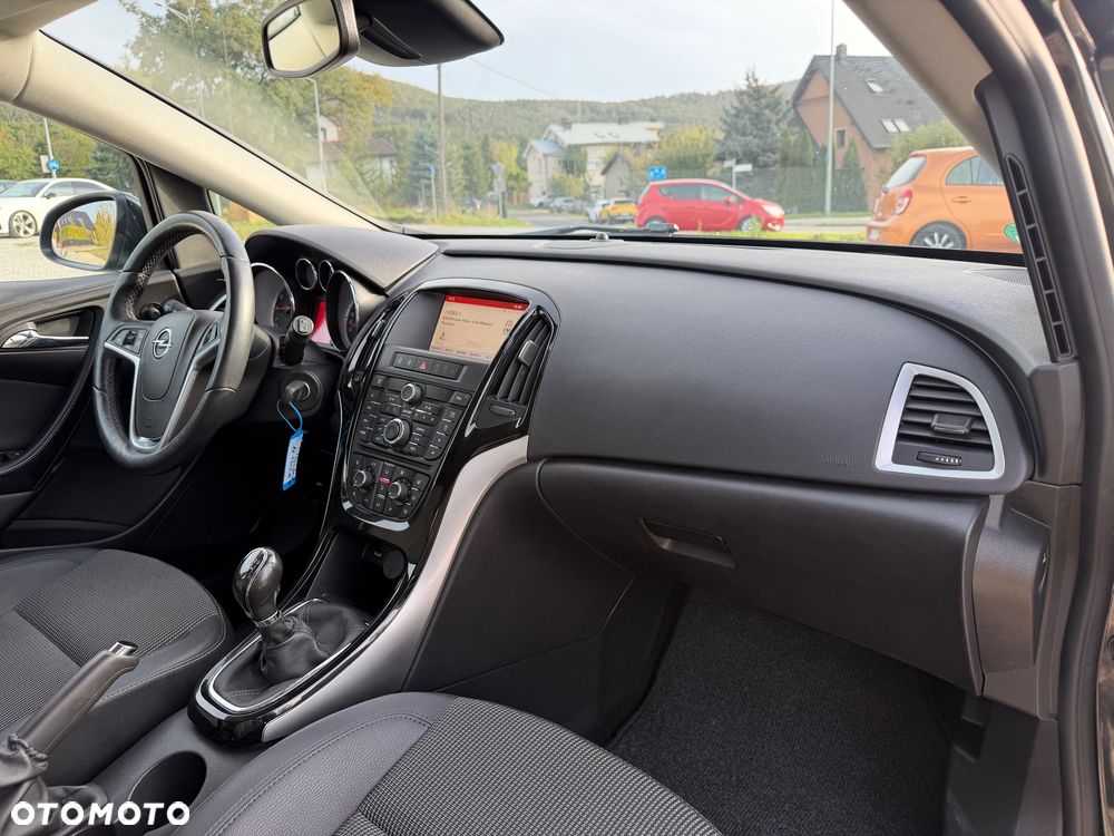 Opel Astra 1.4 Turbo Exklusiv - 27