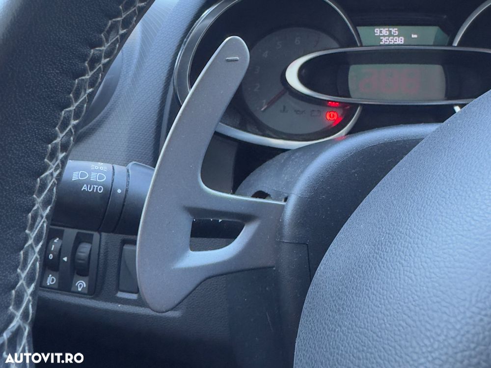 Renault Clio - 12