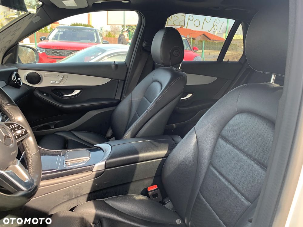 Mercedes-Benz GLC 300 4Matic 9G-TRONIC - 10