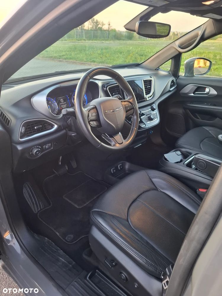 Chrysler Pacifica - 9