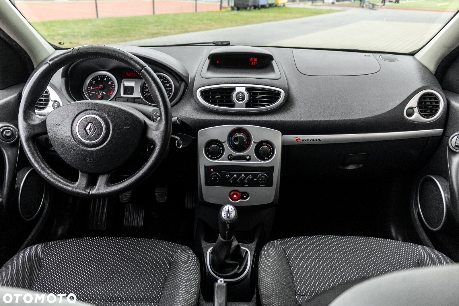 Renault Clio 1.2 16V Authentique - 13