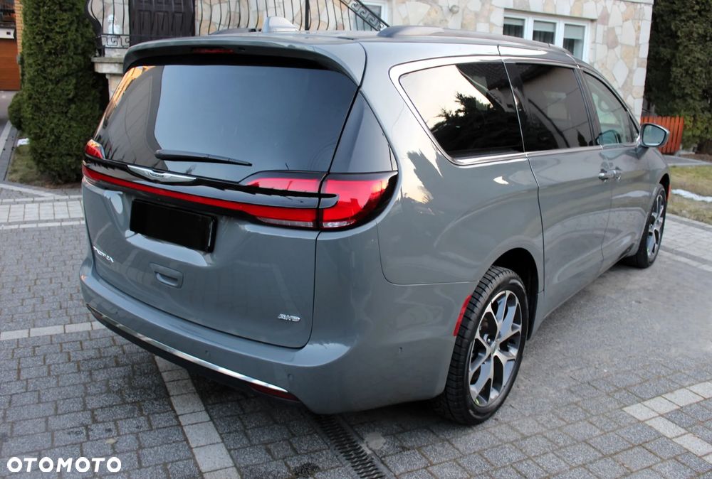 Chrysler Pacifica - 5