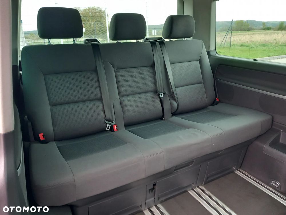 Volkswagen Multivan - 24