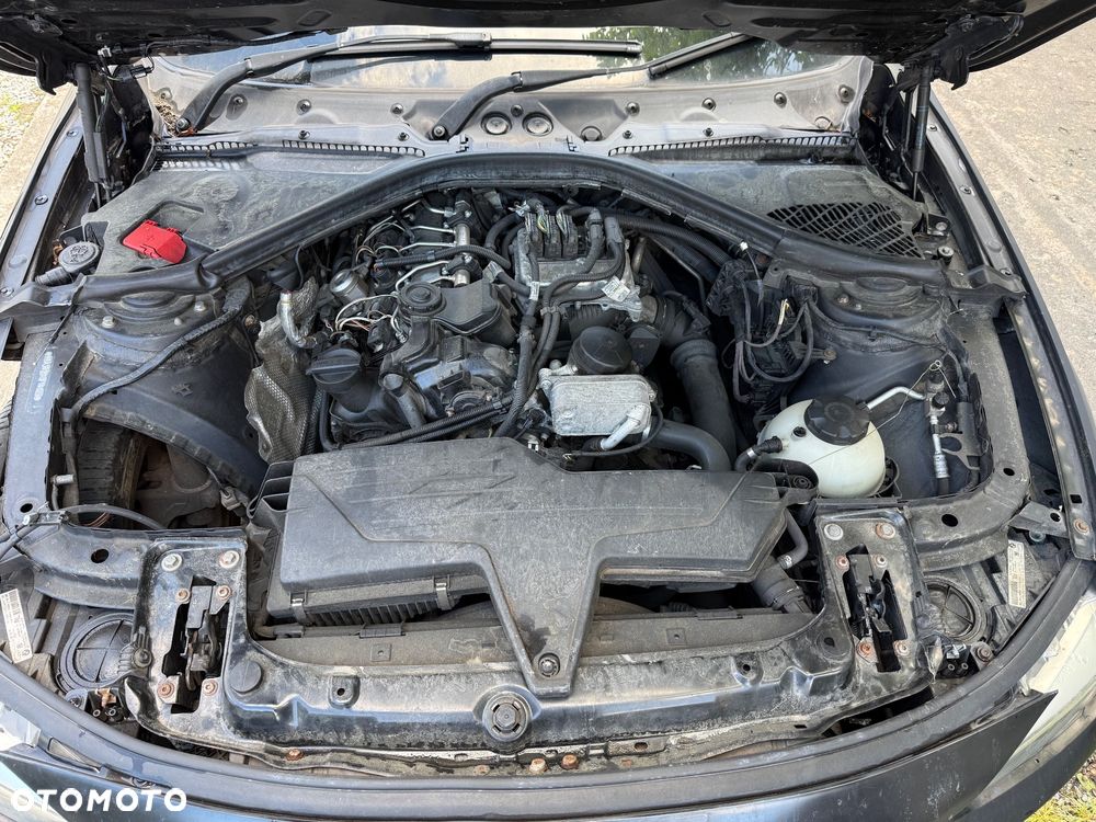 BMW Seria 3 320i - 10