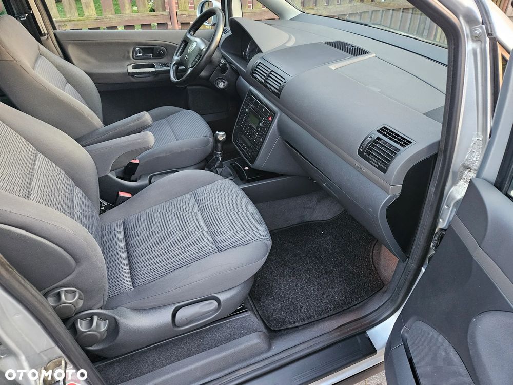 Volkswagen Sharan 1.9 TDI 4Motion Comfortline - 5