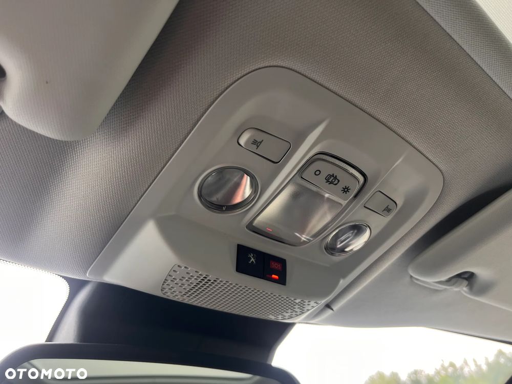 Peugeot 2008 PureTech 130 Stop&Start Allure - 33