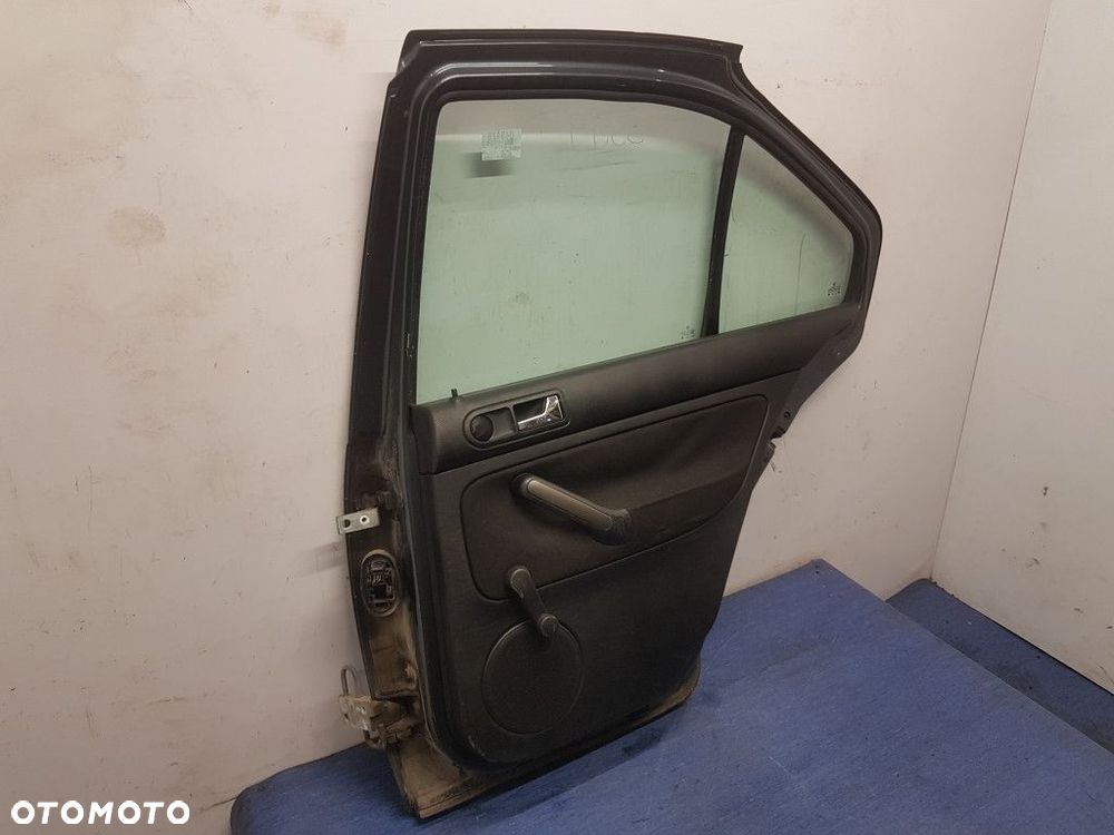VOLKSWAGEN BORA DRZWI TYŁ PRAWE - 12