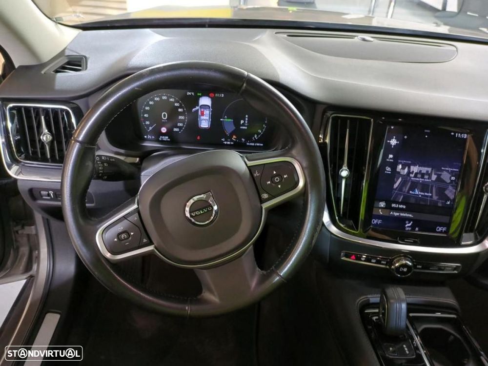 Volvo V60 2.0 T8 AWD TE Momentum Plus - 5