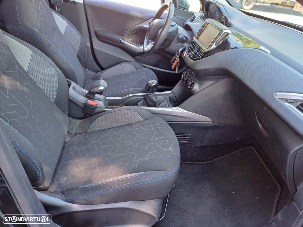 Peugeot 2008 1.2 PureTech Style - 6