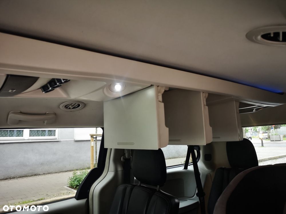 Chrysler Town & Country 3.6 Touring - 28