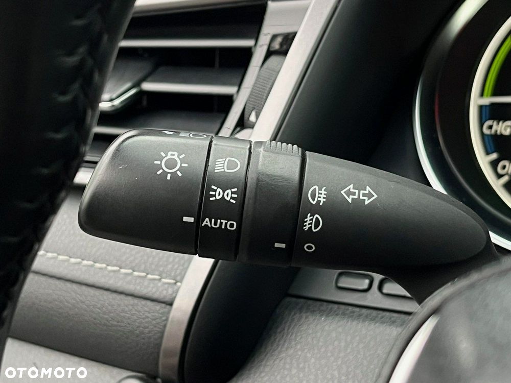 Toyota Camry 2.5 Hybrid Prestige CVT - 23