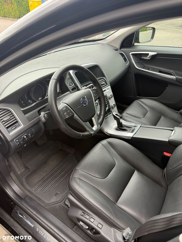 Volvo XC 60 D4 AWD Summum - 8