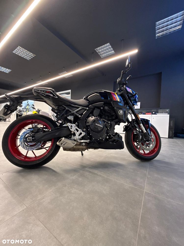 Suzuki GSX - 2