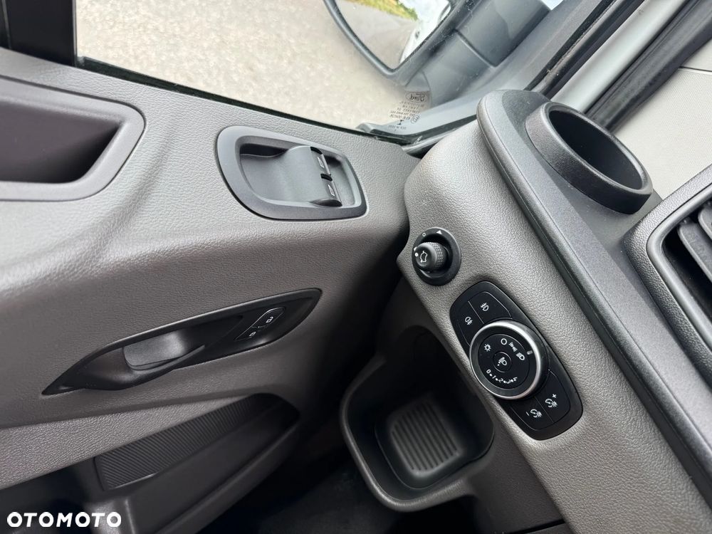 Ford Transit - 18