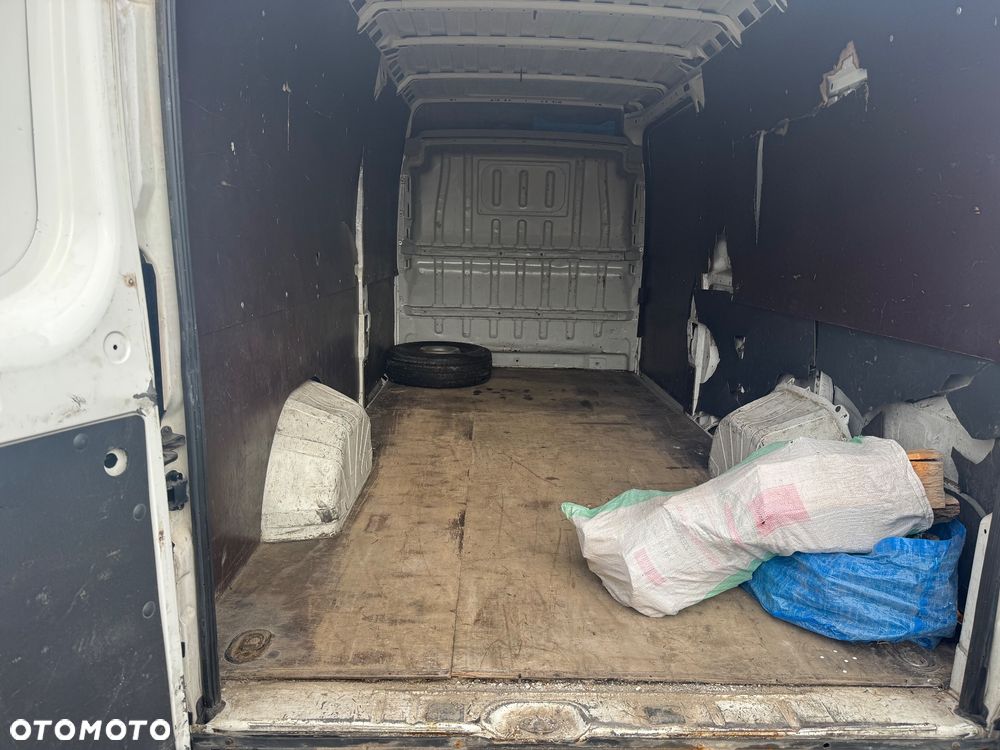 Peugeot Boxer 2,2 HDi L4H2 Maxi doinwestowany - 21