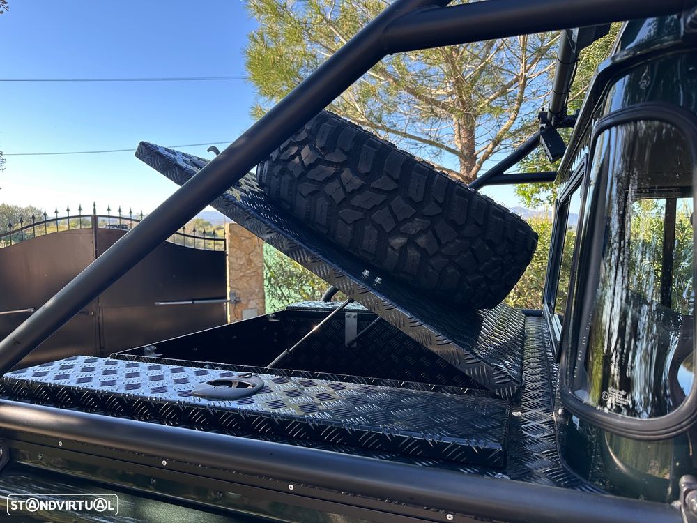 Land Rover Defender 110 Crew Cab E - 8