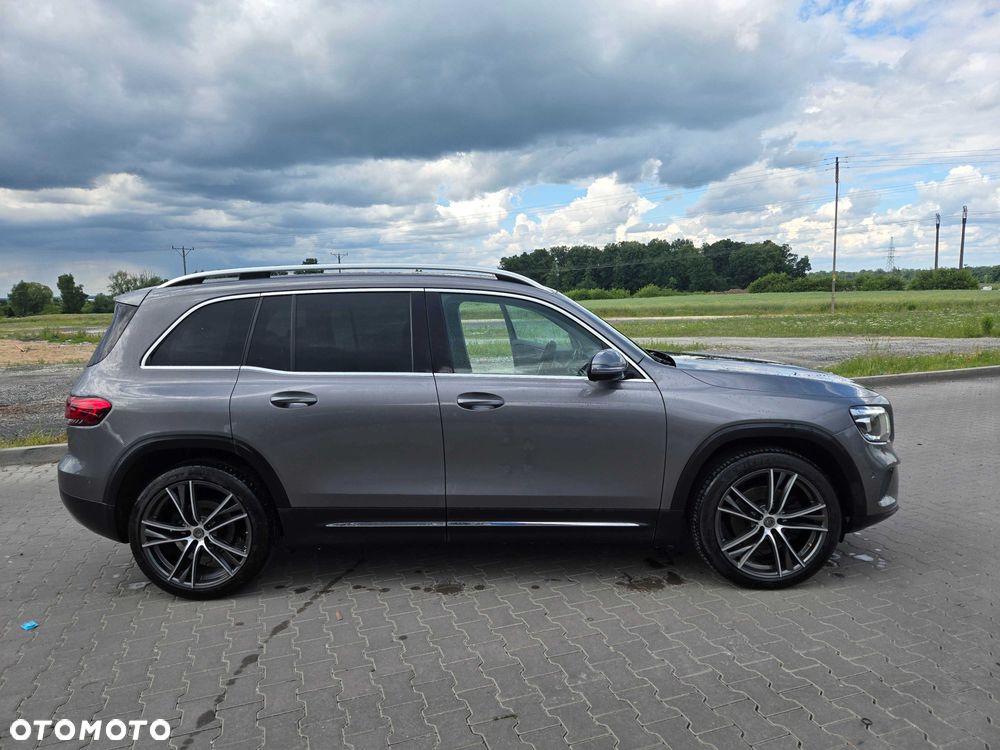 Mercedes-Benz GLB - 1