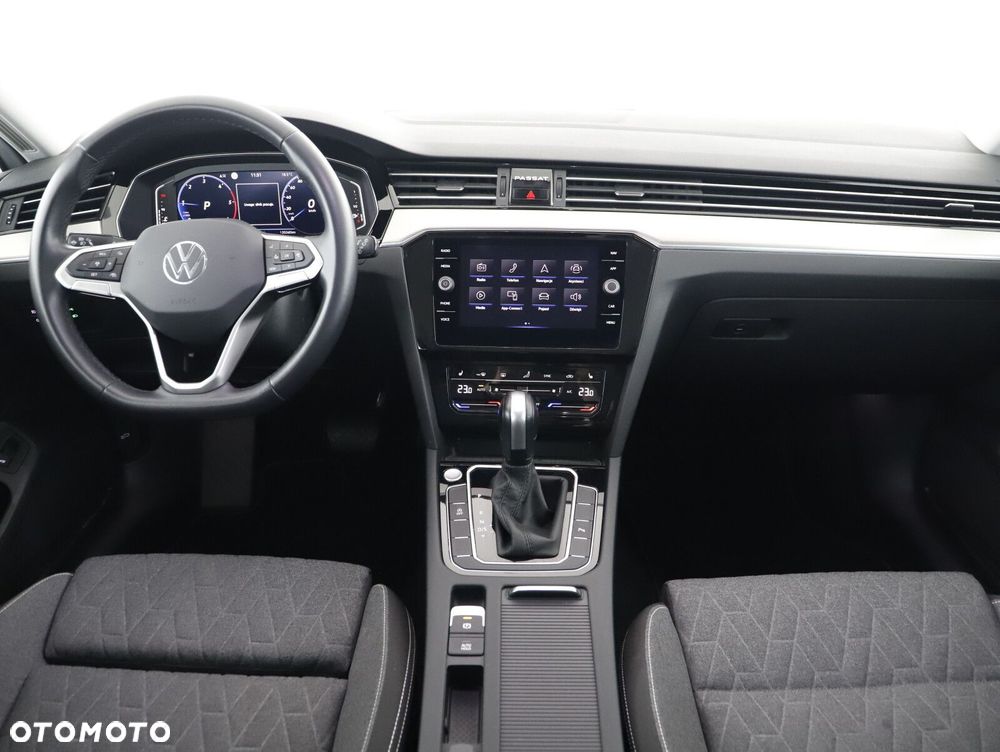 Volkswagen Passat - 9