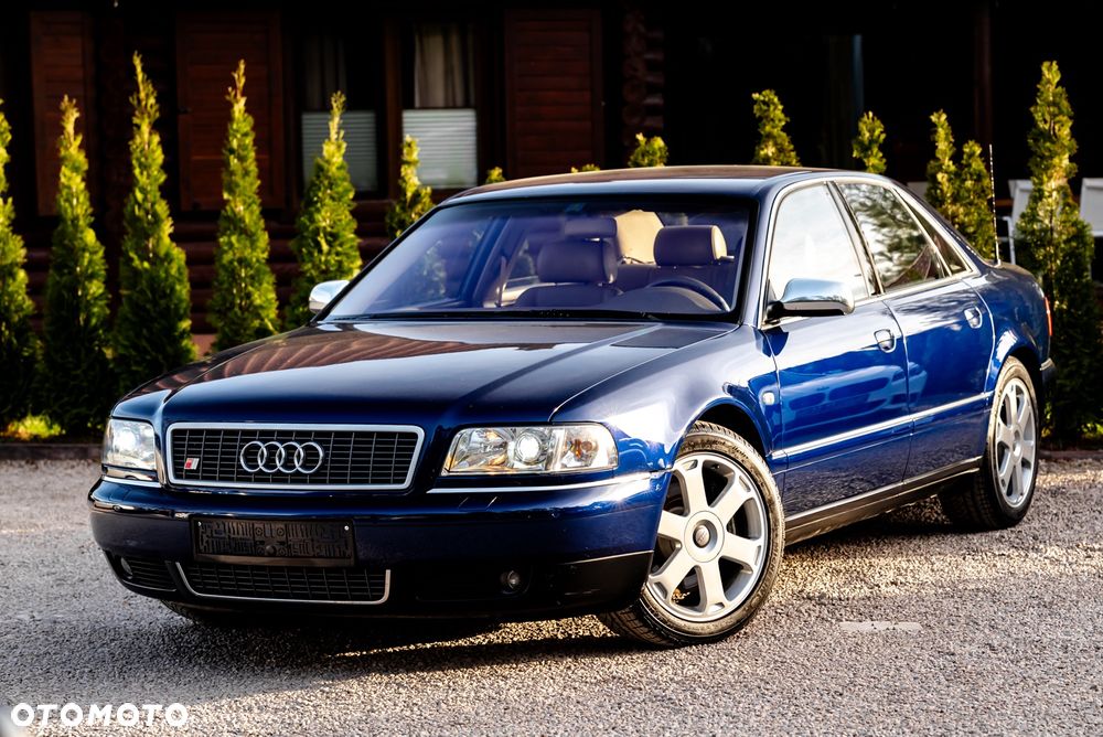 Audi S8 - 1