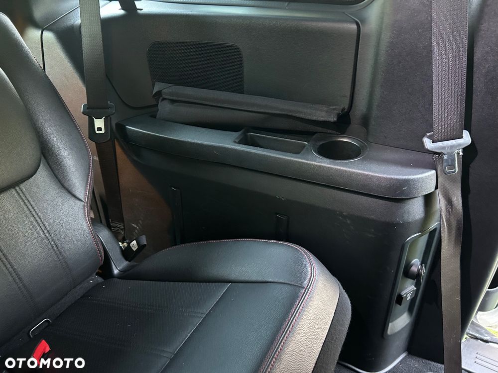 Dodge Grand Caravan - 18