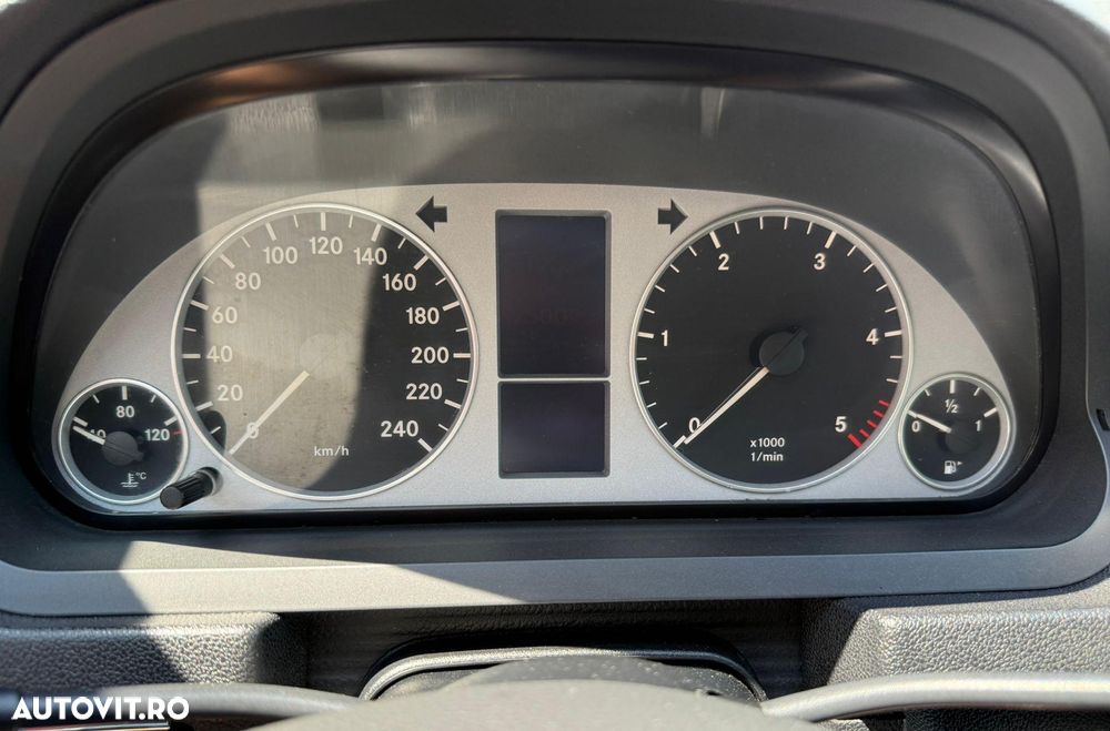 Mercedes-Benz B - 10