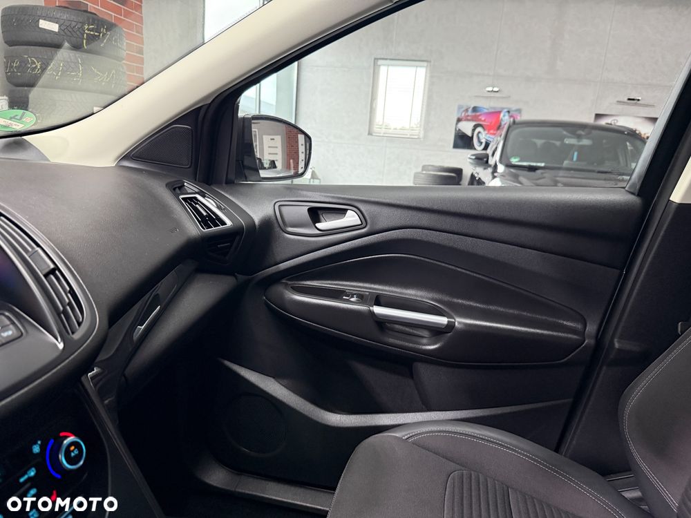 Ford Kuga 2.0 TDCi 4x4 Titanium - 32