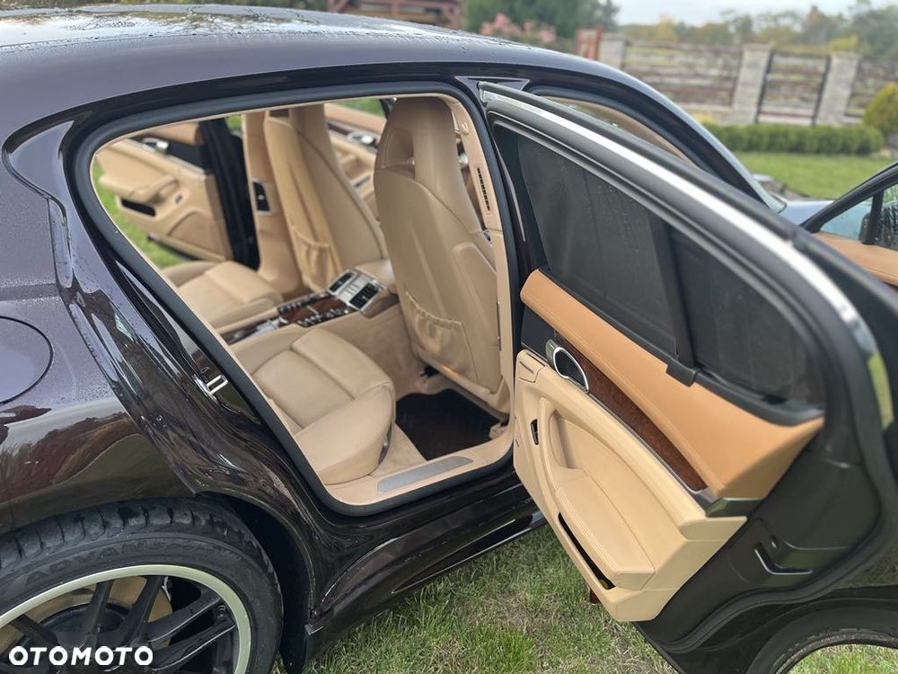 Porsche Panamera Turbo - 17